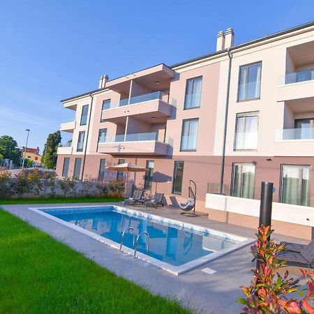 Luxury Apartment Faro With Sea View And Swimming Pool Premantura Luaran gambar