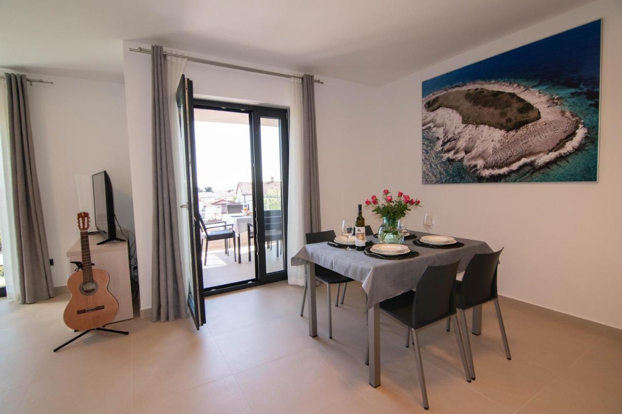 Luxury Apartment Faro With Sea View And Swimming Pool Premantura Luaran gambar