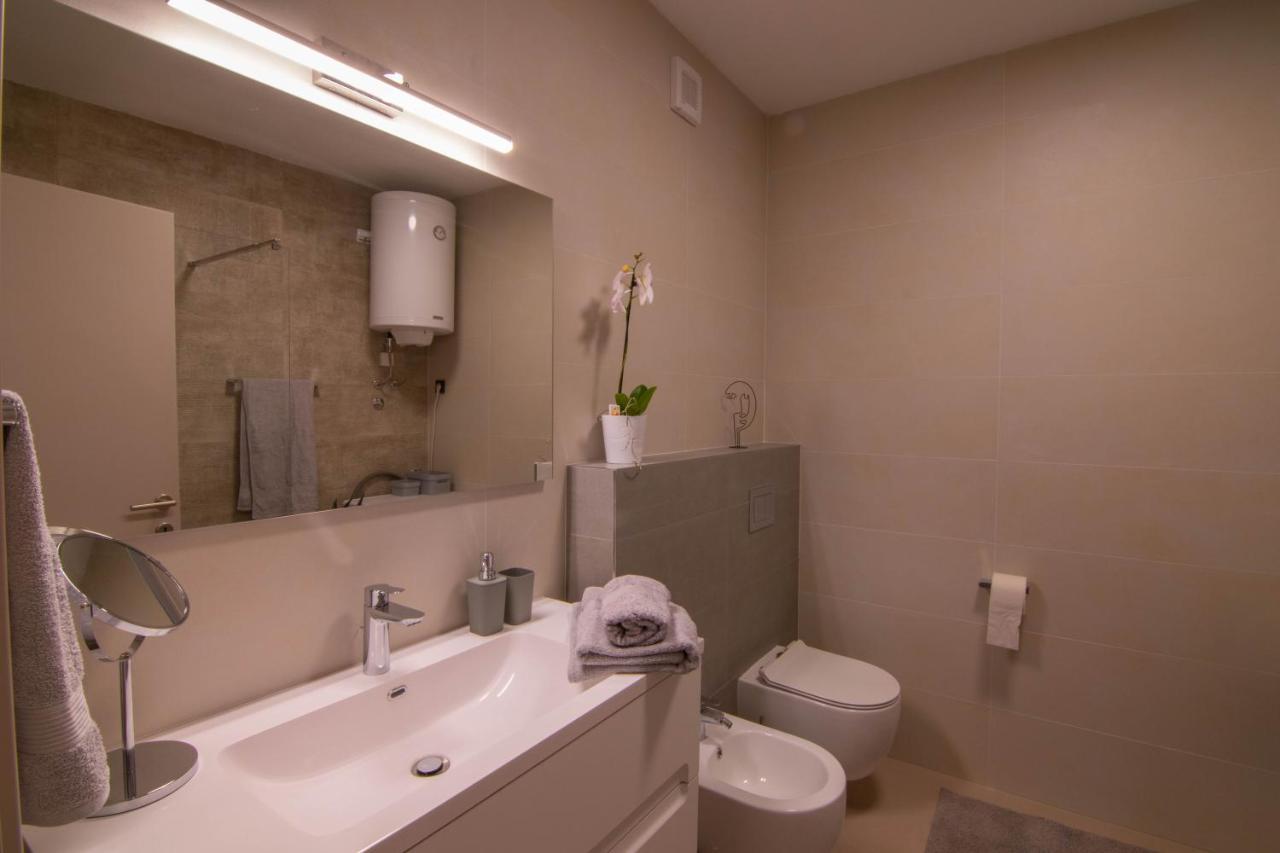Luxury Apartment Faro With Sea View And Swimming Pool Premantura Luaran gambar