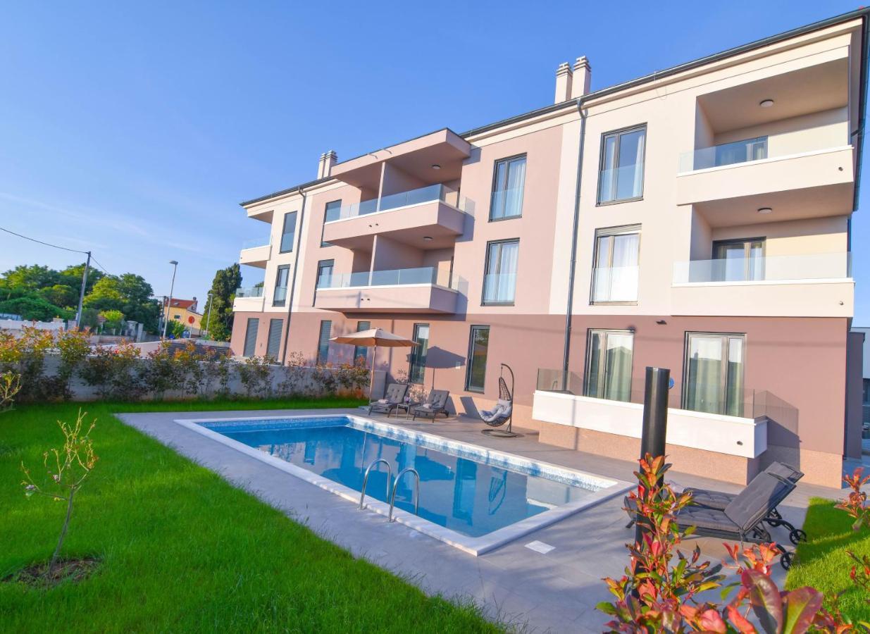 Luxury Apartment Faro With Sea View And Swimming Pool Premantura Luaran gambar